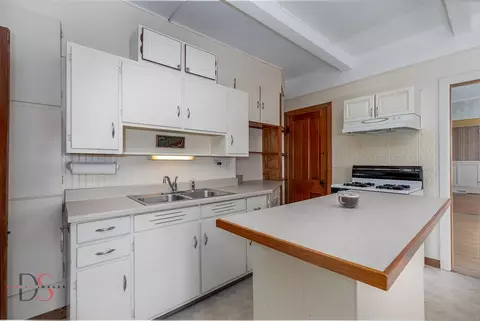 Kitchen - 520522 E Main St, Ottawa, IL 61350 photo 2 of 4