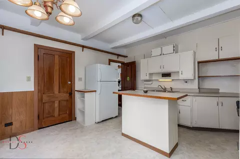 Kitchen - 520522 E Main St, Ottawa, IL 61350 photo 1 of 4