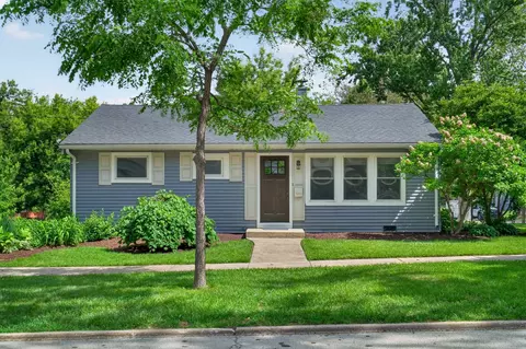 100 N Park St, Westmont, IL 60559