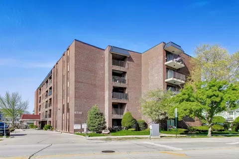 6330 Lincoln Ave #4G, Morton Grove, IL 60053