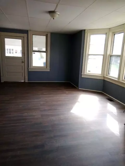 Living - 514 E Main St, Hoopeston, IL 60942 photo 8 of 9