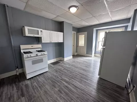 Kitchen - 514 E Main St, Hoopeston, IL 60942 photo 5 of 6