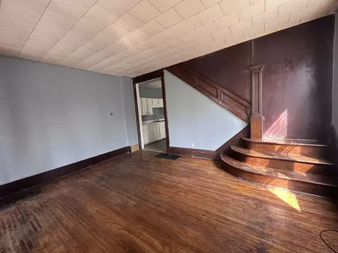 Living - 514 E Main St, Hoopeston, IL 60942 photo 6 of 9