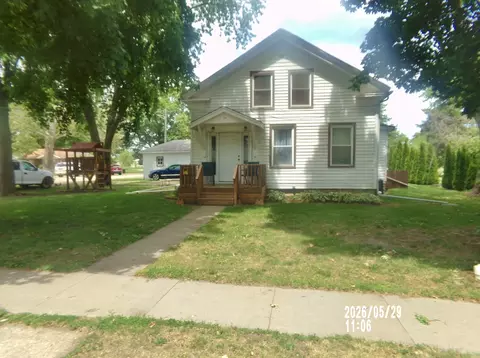 24 W Division St, Amboy, IL 61310