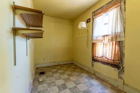 Bedroom - 306 E Sycamore St, Normal, IL 61761 photo 4 of 5