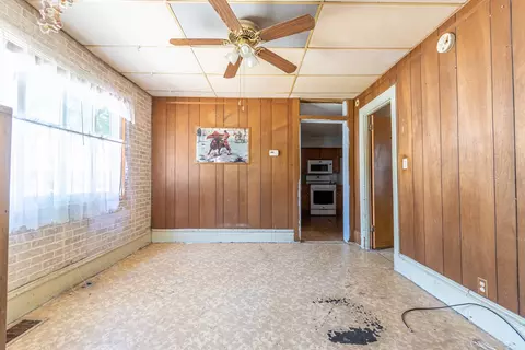 Living - 306 E Sycamore St, Normal, IL 61761 photo 3 of 3