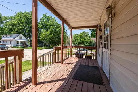 Exterior - 306 E Sycamore St, Normal, IL 61761 photo 1 of 7