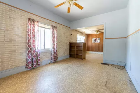 Living - 306 E Sycamore St, Normal, IL 61761 photo 1 of 3