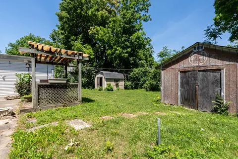 Exterior - 306 E Sycamore St, Normal, IL 61761 photo 4 of 7