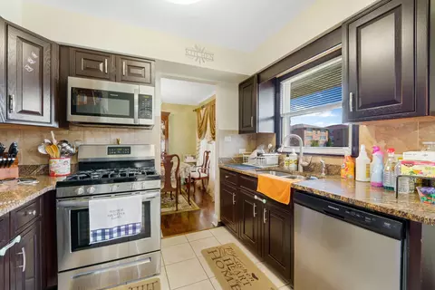 Kitchen - 7849 W 79th Pl, Bridgeview, IL 60455 photo 2 of 4