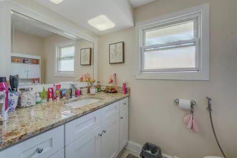 Bath - 7849 W 79th Pl, Bridgeview, IL 60455 photo 3 of 3
