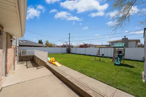 Exterior - 7849 W 79th Pl, Bridgeview, IL 60455 photo 2 of 2