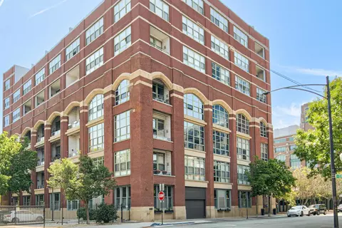 2001 S Calumet Ave #711, Chicago, IL 60616