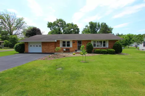 410 E Fifer St, Colfax, IL 61728