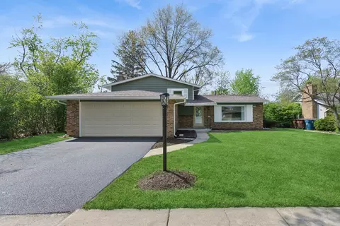 22644 Lakeshore Dr, Richton Park, IL 60471