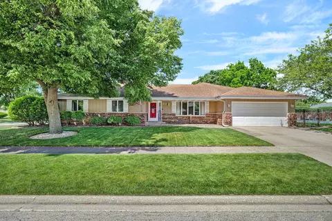 417 Greenfield Rd, Shorewood, IL 60404