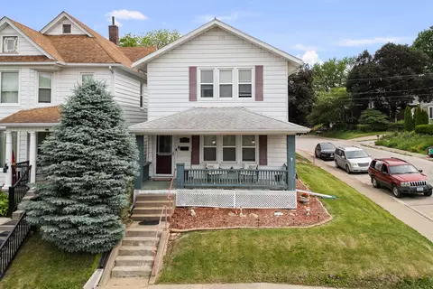 518 W 4th St, Muscatine, IA 52761