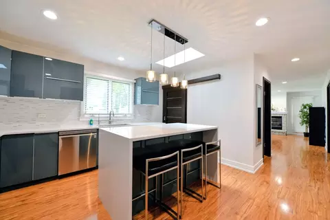 Kitchen - 1634 E Forest Ave, Des Plaines, IL 60018 photo 2 of 5