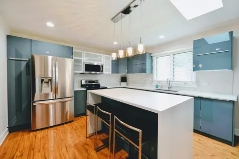 Kitchen - 1634 E Forest Ave, Des Plaines, IL 60018 photo 1 of 5