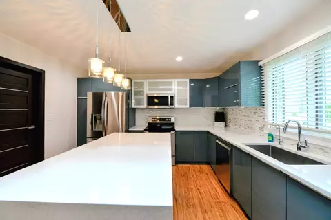Kitchen - 1634 E Forest Ave, Des Plaines, IL 60018 photo 4 of 5