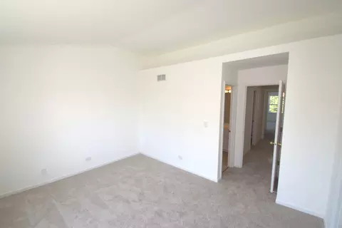 Bedroom - 5564 Elizabeth Pl, Rolling Meadows, IL 60008 photo 3 of 5