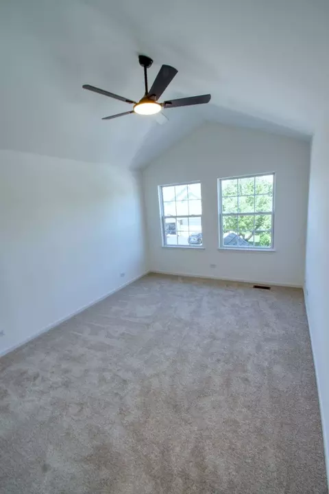Bedroom - 5564 Elizabeth Pl, Rolling Meadows, IL 60008 photo 4 of 5