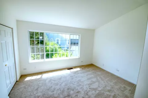 Bedroom - 5564 Elizabeth Pl, Rolling Meadows, IL 60008 photo 1 of 5