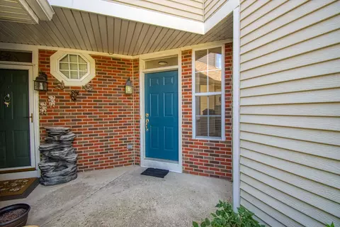 Exterior - 5564 Elizabeth Pl, Rolling Meadows, IL 60008 photo 2 of 2
