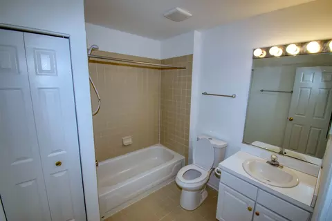 Bath - 5564 Elizabeth Pl, Rolling Meadows, IL 60008 photo 1 of 1