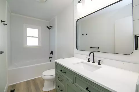 Bath - 362 S Barbara Dr, Kankakee, IL 60901 photo 1 of 1