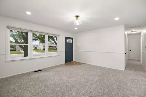 Living - 362 S Barbara Dr, Kankakee, IL 60901 photo 3 of 3