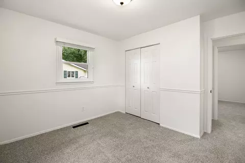 Bedroom - 362 S Barbara Dr, Kankakee, IL 60901 photo 4 of 6