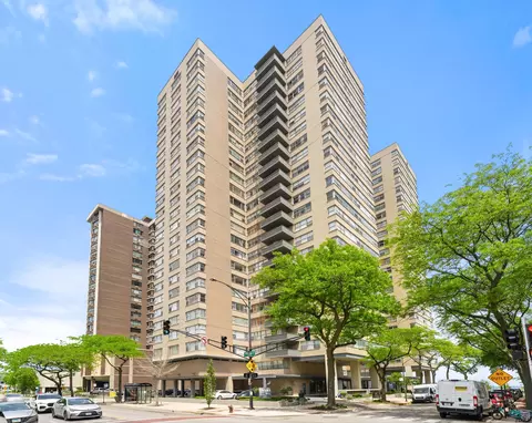 6301 N Sheridan Rd #10G, Chicago, IL 60660