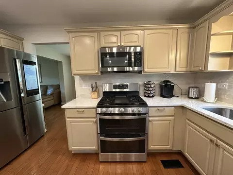 Kitchen - 19211 Brompton Ct, Mokena, IL 60448 photo 4 of 7