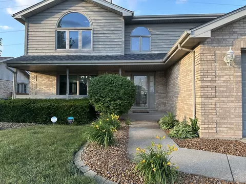 Exterior - 19211 Brompton Ct, Mokena, IL 60448 photo 2 of 17