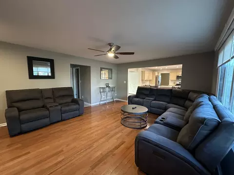 Living - 19211 Brompton Ct, Mokena, IL 60448 photo 6 of 8