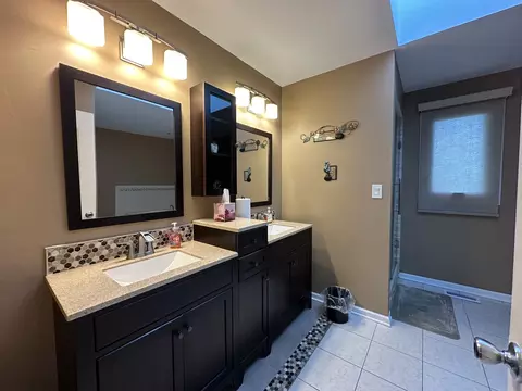 Bath - 19211 Brompton Ct, Mokena, IL 60448 photo 1 of 12