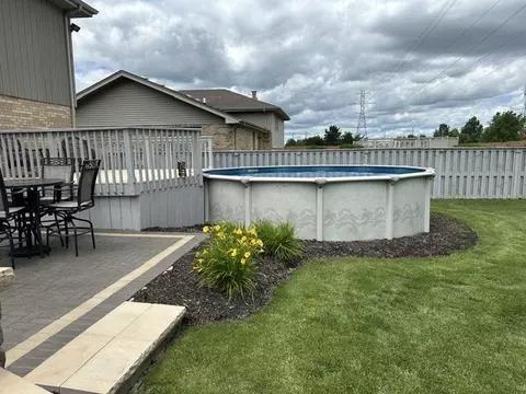 Exterior - 19211 Brompton Ct, Mokena, IL 60448 photo 11 of 17