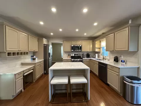 Kitchen - 19211 Brompton Ct, Mokena, IL 60448 photo 2 of 7