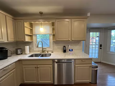 Kitchen - 19211 Brompton Ct, Mokena, IL 60448 photo 5 of 7