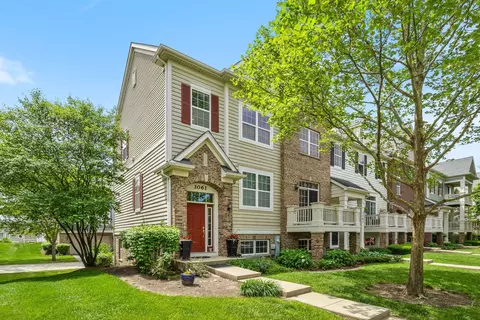3061 Hughsdale St, Elgin, IL 60124