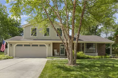 908 Kennebec Ln, Naperville, IL 60563