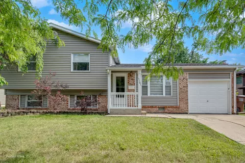 5161 Bellaire Rd, Oak Forest, IL 60452