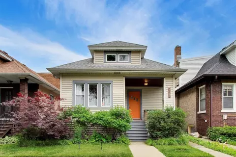 3315 W Hutchinson St, Chicago, IL 60618