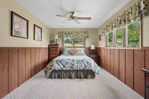 Bedroom - 811 16th St, Fulton, IL 61252 photo 2 of 7