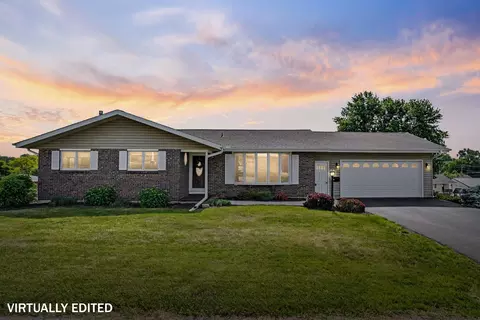 Exterior - 811 16th St, Fulton, IL 61252 photo 6 of 6