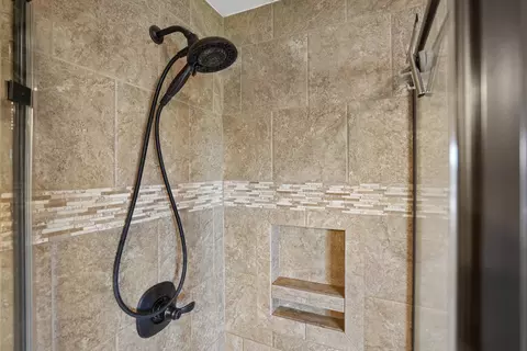 Bath - 811 16th St, Fulton, IL 61252 photo 3 of 3