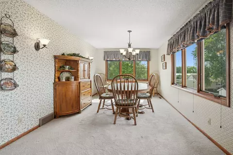 Dining - 811 16th St, Fulton, IL 61252 photo 1 of 1