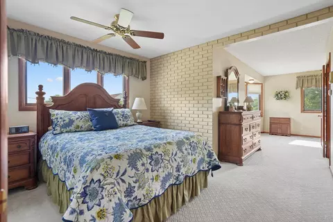Bedroom - 811 16th St, Fulton, IL 61252 photo 4 of 7