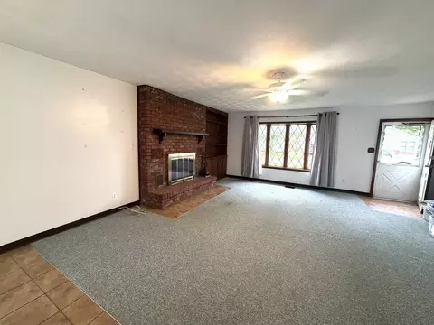 1331 S Pine St, Centralia, IL 62801 photo 2
